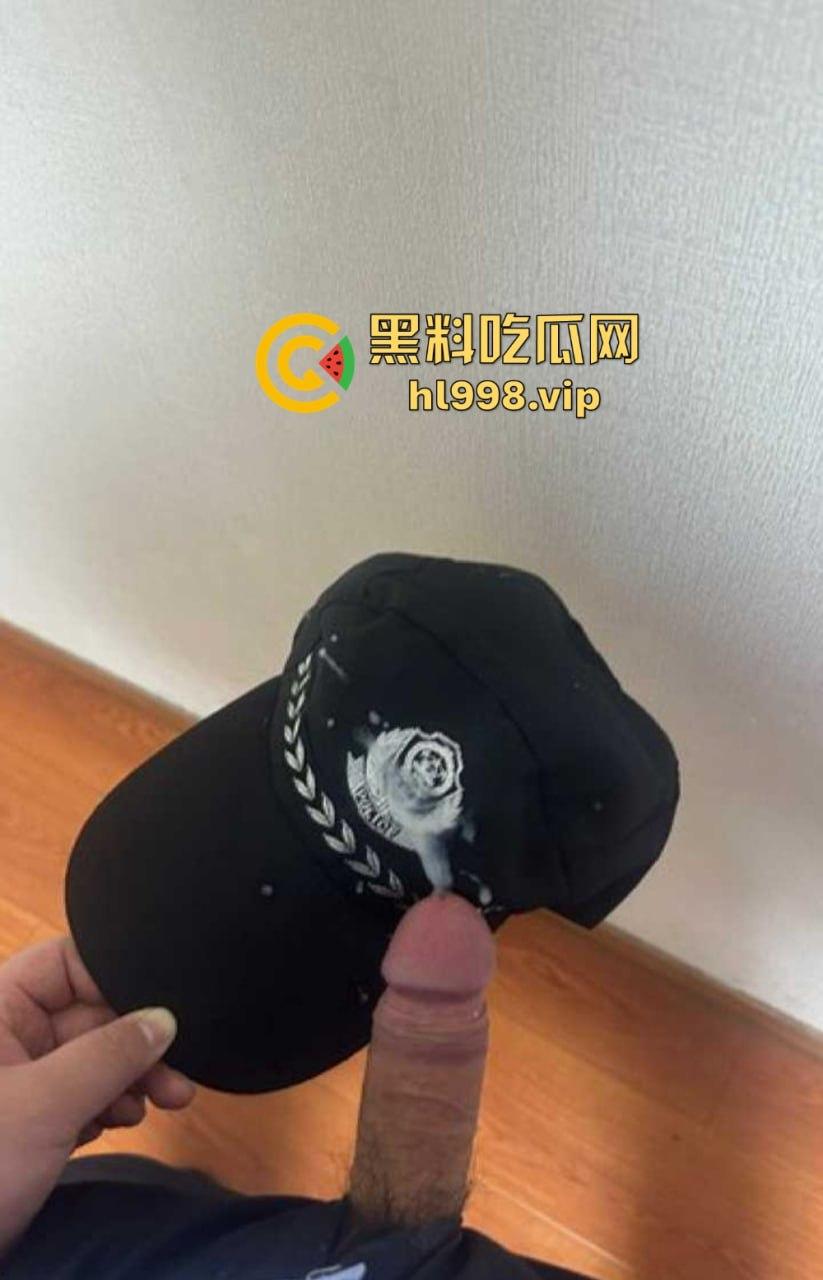 民警变成变态淫魔!外网发布与女警的性爱视频,穿警服口交、后入爆操,极品警花无处遁形!-21