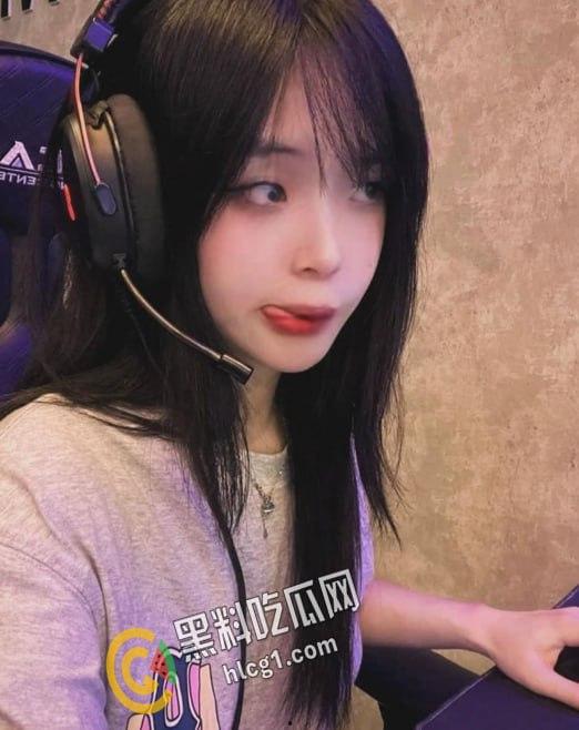 美国加州极品高颜值留学生 泡菜国24岁电竞网红女神 JessicaKim 大尺度自慰自拍视频泄密!-3