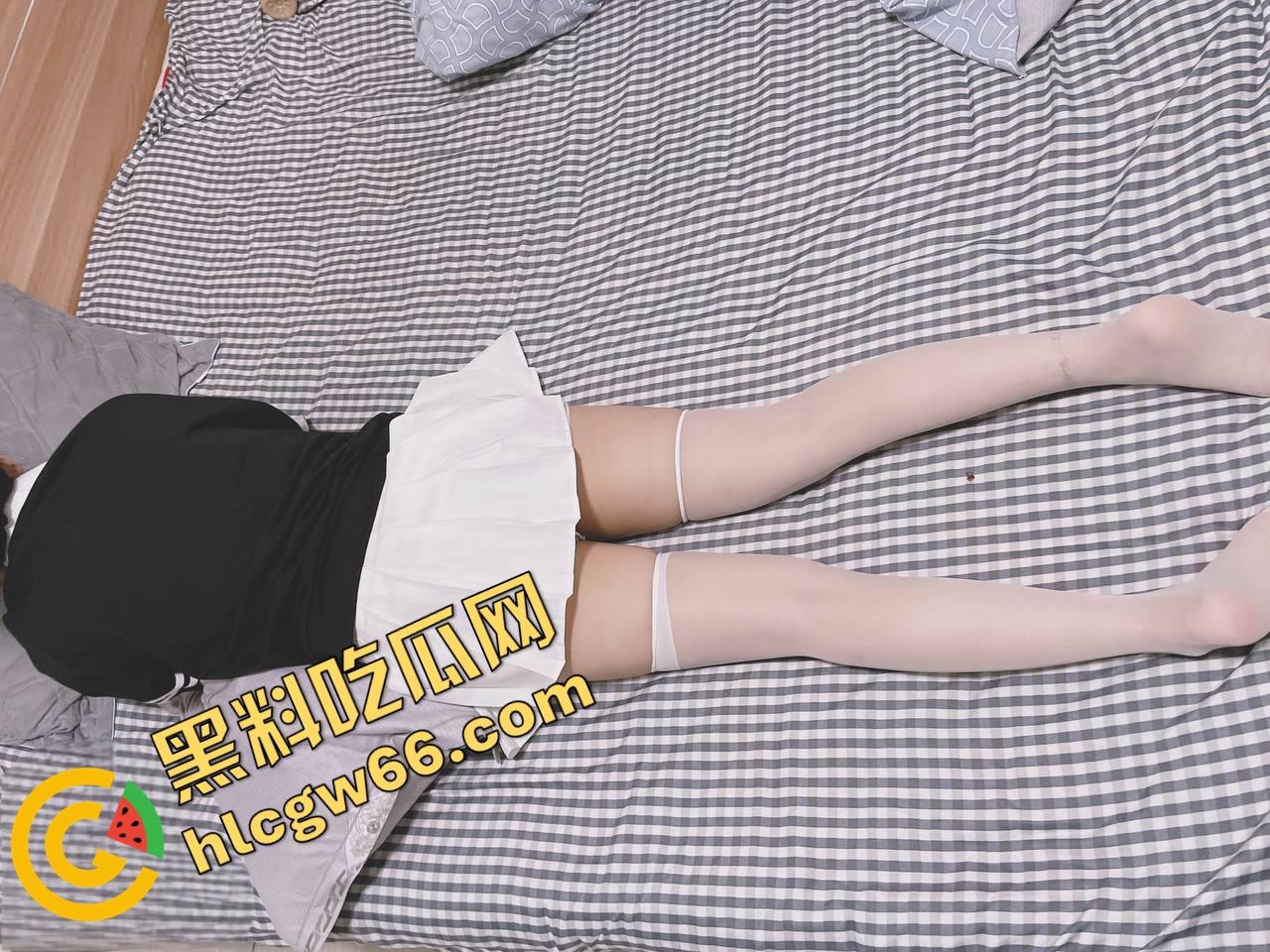 海角28岁教师姐姐淫路曝光!弟弟苦追终操大屁股姐,半推半就插进去,三年性瘾喷发射满臀!-21