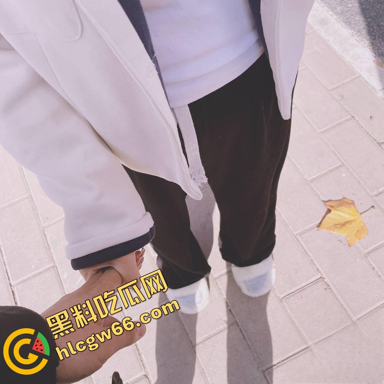 海角28岁教师姐姐淫路曝光!弟弟苦追终操大屁股姐,半推半就插进去,三年性瘾喷发射满臀!-26