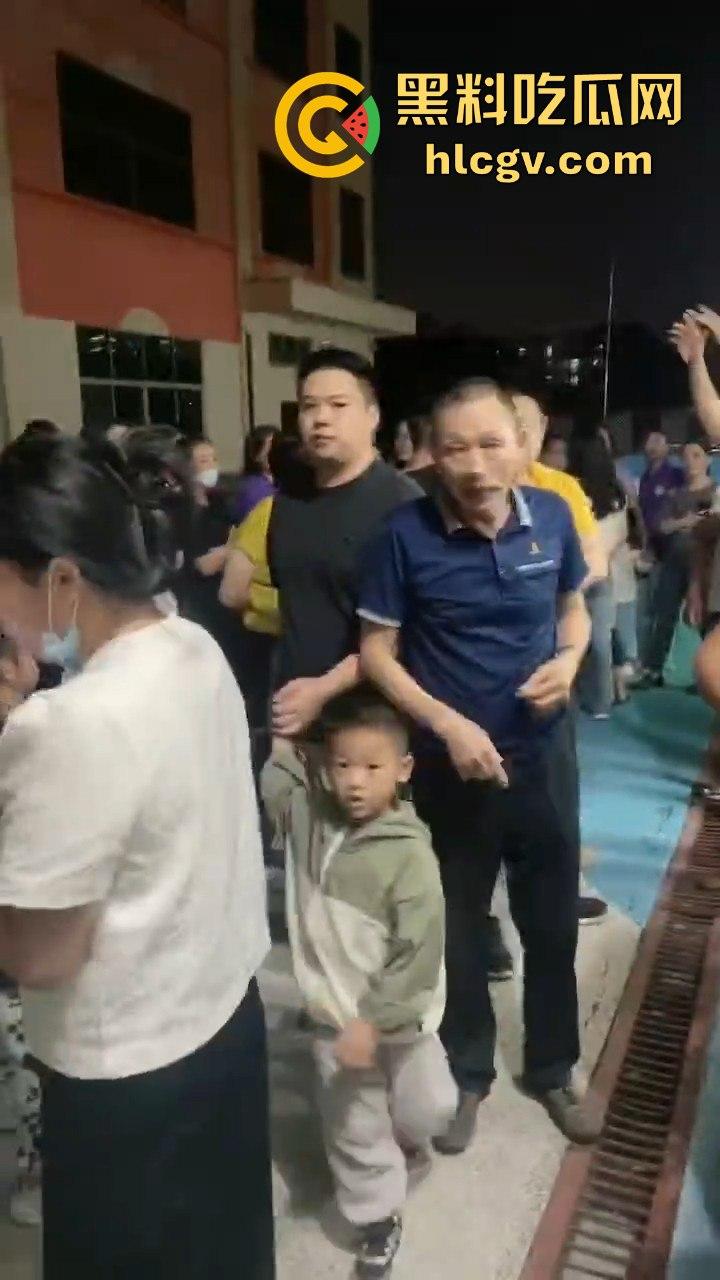 东莞虎门雅达幼儿园老板卷钱跑路!几百名孩子无书可读,教育局踢皮球不作为引家长怒火!-11