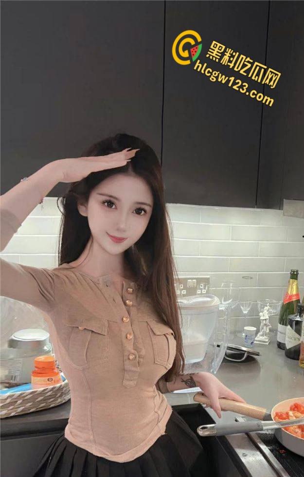 上海名媛【张佳怡】下海爆操,肉感肥臀无套内射,这身材真是极品尤物!-4