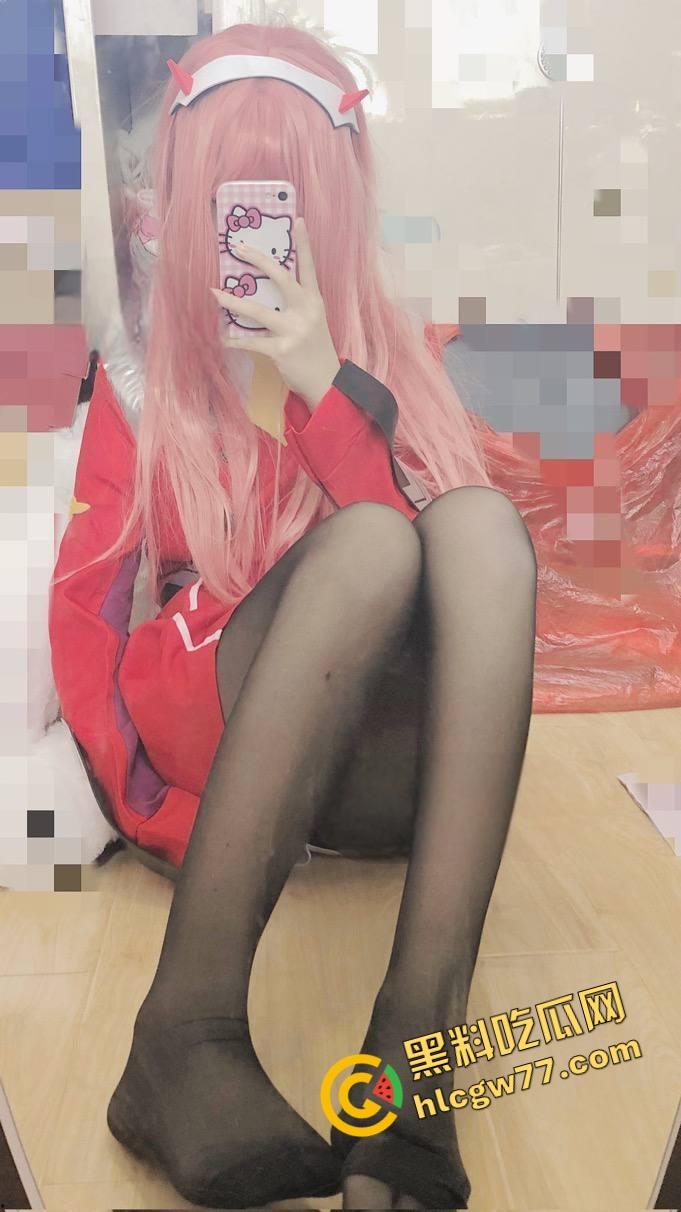 推特【千叶酱】极品JK萝莉白虎嫩逼勾魂,白丝黑丝裹小奶子浪得炸眼,cos校色骚洞漏光狂撩!-13