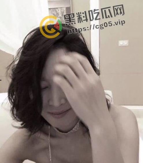 精壮小伙向上海浦东房东阿姨妥协 徐娘半老 风韵十足 阿姨我不想努力 什么阿姨 快叫宝贝-4