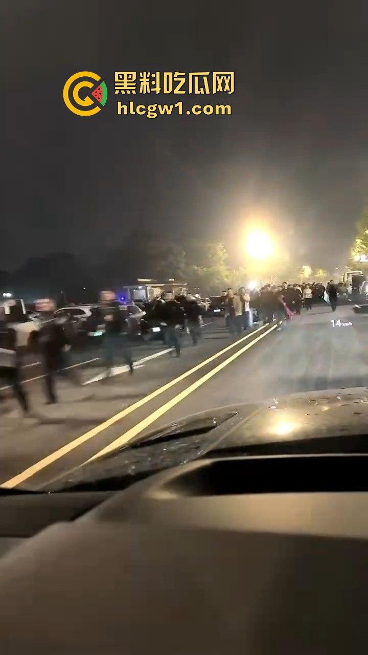 浙江义乌南山区地毯式搜索凶手!群众瑟瑟发抖,警方封锁整片山林!-5