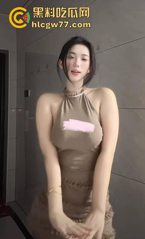 抖音擦边网红【小也很辣】与金主啪啪调教视频最新流出,顶级巨乳大战金主巨屌 身材没得说直呼受不了!-3