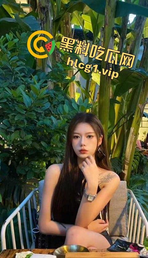 杭州顶级颜值援交妹黄文琪,只需1000块搞一炮!床上主动拿手机记录,这钱花得太值!-3