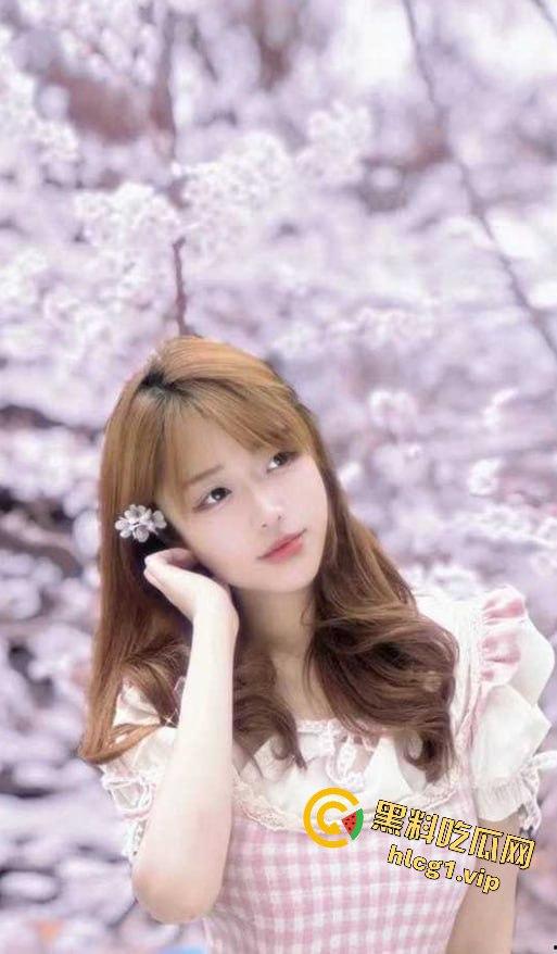 杭州顶级颜值援交妹黄文琪,只需1000块搞一炮!床上主动拿手机记录,这钱花得太值!-11