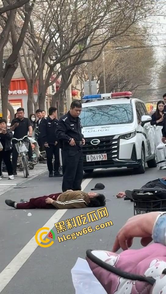 郑州人神共愤事件,当兵16年白练了,回家不是孝敬父母,是为个丑小三把爹妈打进医院!-13