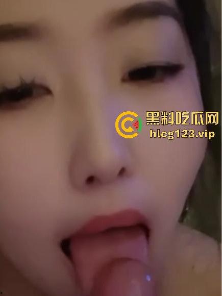 重庆幼师『杨玉环』反差婊浴室骚片流出!极品身材前凸后翘,口交嫩穴画面火辣撩人!-3