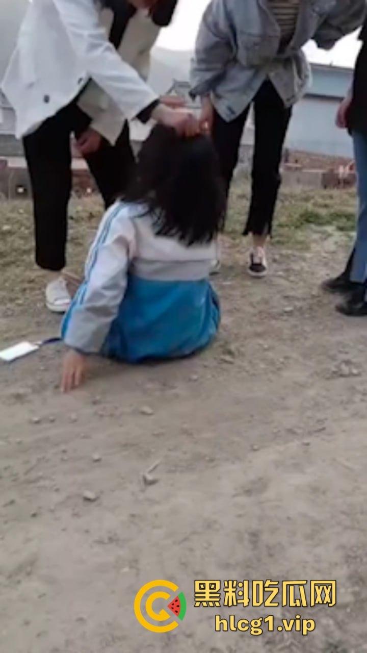 校园霸凌 广河城东中学多名女生遭掌掴欺凌 甘肃涉事中学校长免职!-5