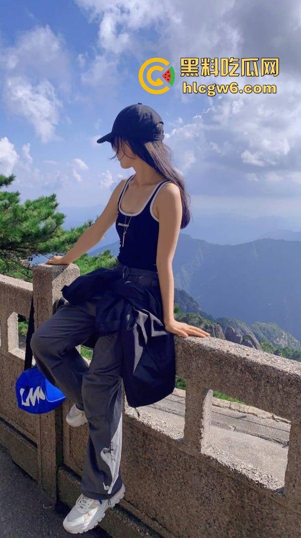 南京中医药大学红发学生妹『 徐思涵』陪金主伴游 白天是摄影师晚上是肉便器 情趣内衣换着花样骚视频流出!-13