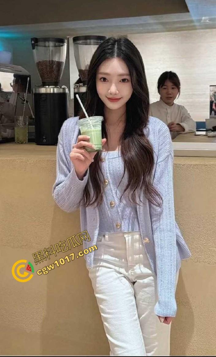 快手千万粉网红【老狗】惊爆丑闻:婚内出轨乱搞、KTV淫乱黑料满天飞!与爱徒【孙佳昕】狂欢,前妻直播爆猛料,裸露内幕掀波澜!-8