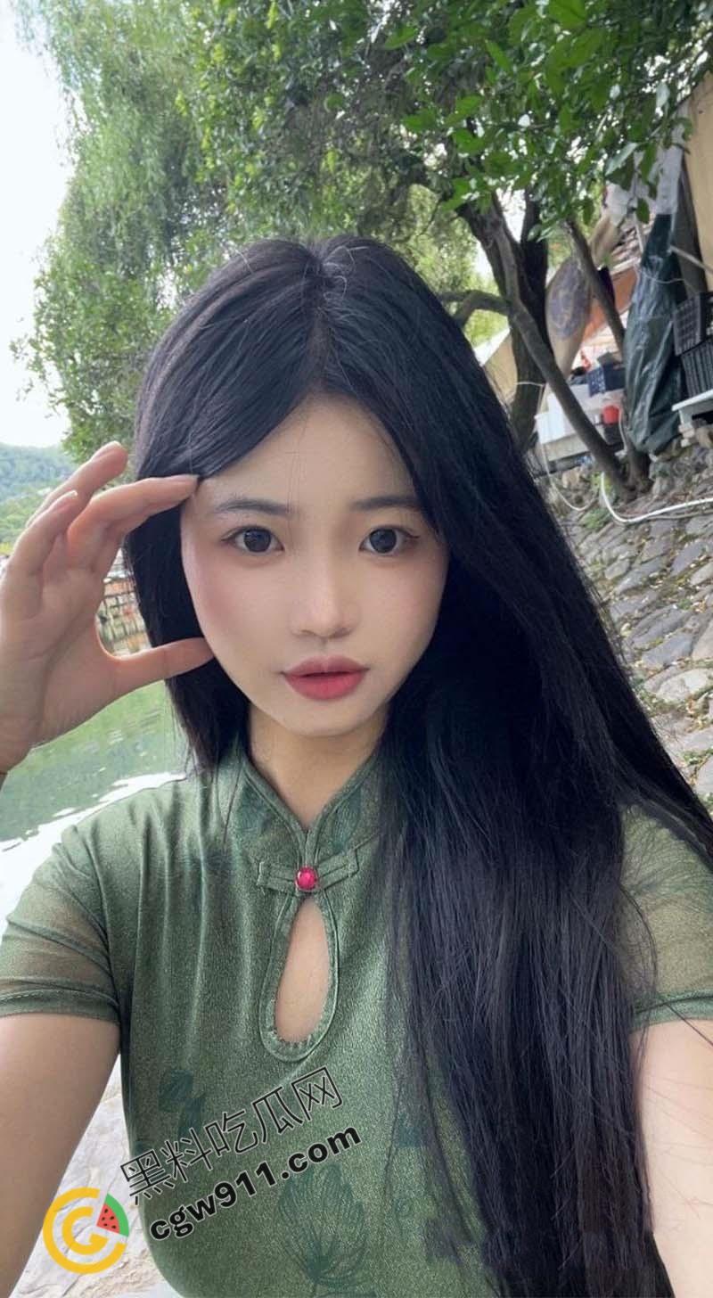 清纯学生妹【袁舒蕾】三日淫旅戏倾城!黑丝耍浪深喉吸飞,粉穴高潮连连淫水横流,疯狂做爱不分昼夜-1