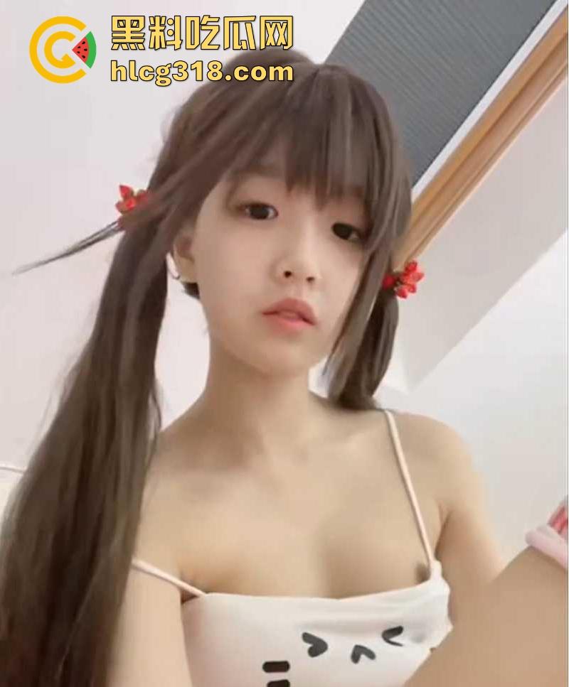 极品可爱福利姬【圆圆酱】可爱JK萝莉被金主无套后入,户外露出掰穴自慰,刺激感爆棚!-3