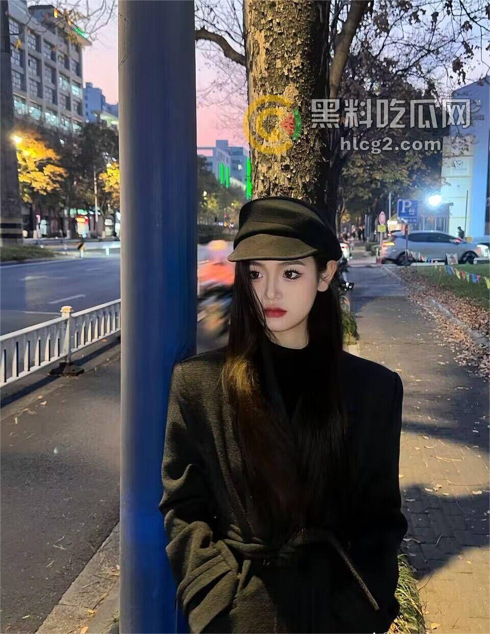 西安高颜值美女私密视频曝光!男友啪啪自拍流出,生活照也全程直播!-3