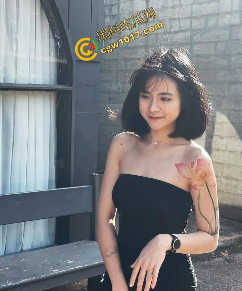 高颜值网美【李茹芸】视频曝光：粉嫩美乳深喉猛干，翘臀啪啪水声浪叫，独自手指疯狂揉捏粉穴，表情崩裂硬爆！-3