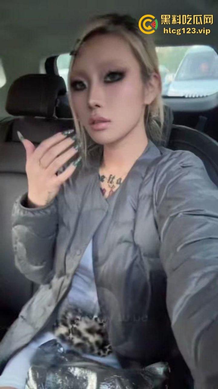 成都极品刺青母狗【HighSchoolGirls】露脸性爱视频泄密!身材妖娆火辣乳环铃铛纹身美乳!-7