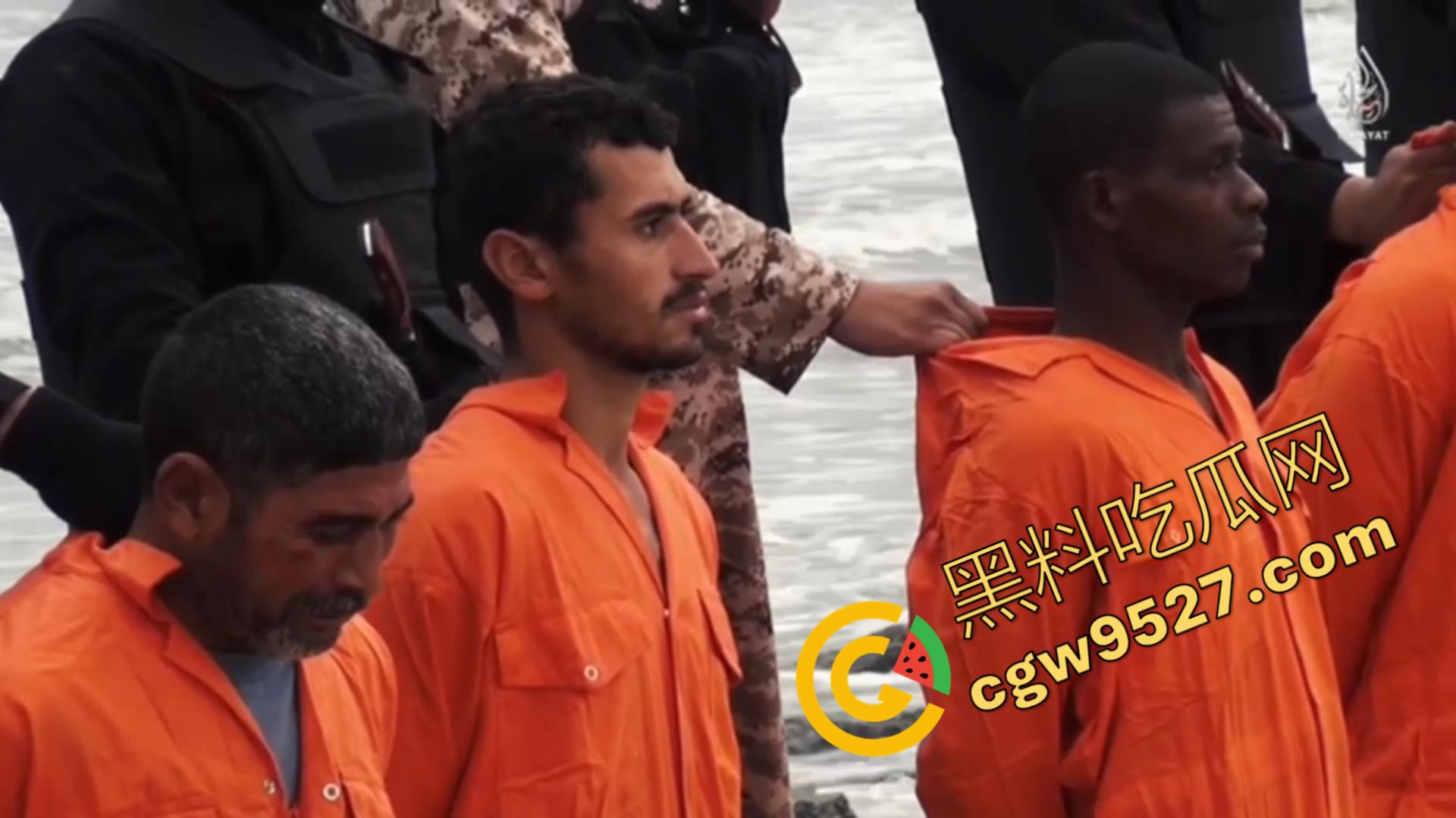 血染海滩！印度刽子手的恐怖行刑现场，犯人被无情割头，现场血流成河，恐怖至极，胆小者勿入！-4