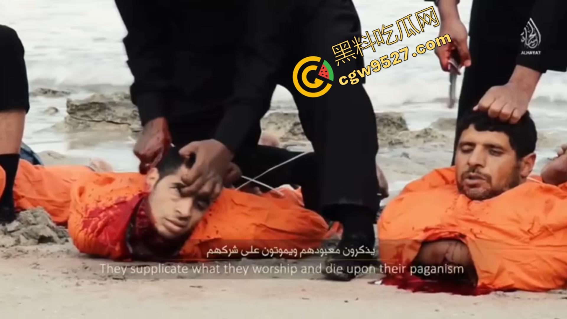 血染海滩！印度刽子手的恐怖行刑现场，犯人被无情割头，现场血流成河，恐怖至极，胆小者勿入！-8