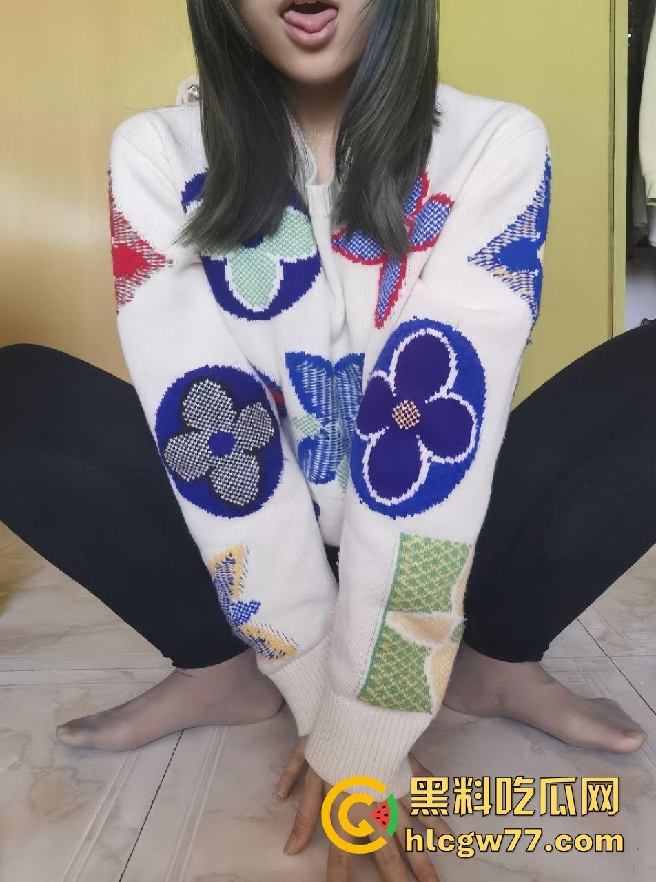 厦门大学大一学妹【魏小小】性爱视频曝光,清纯外表下藏着反差婊本性 虽是大学生但床上技术堪比女优!-2