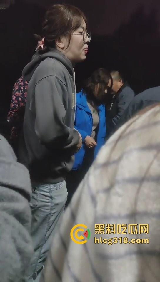 淮北师范生物工程系【祁鹿闻】 男扮女装进女澡堂偷拍被捉，据理力争还死不承认。-3