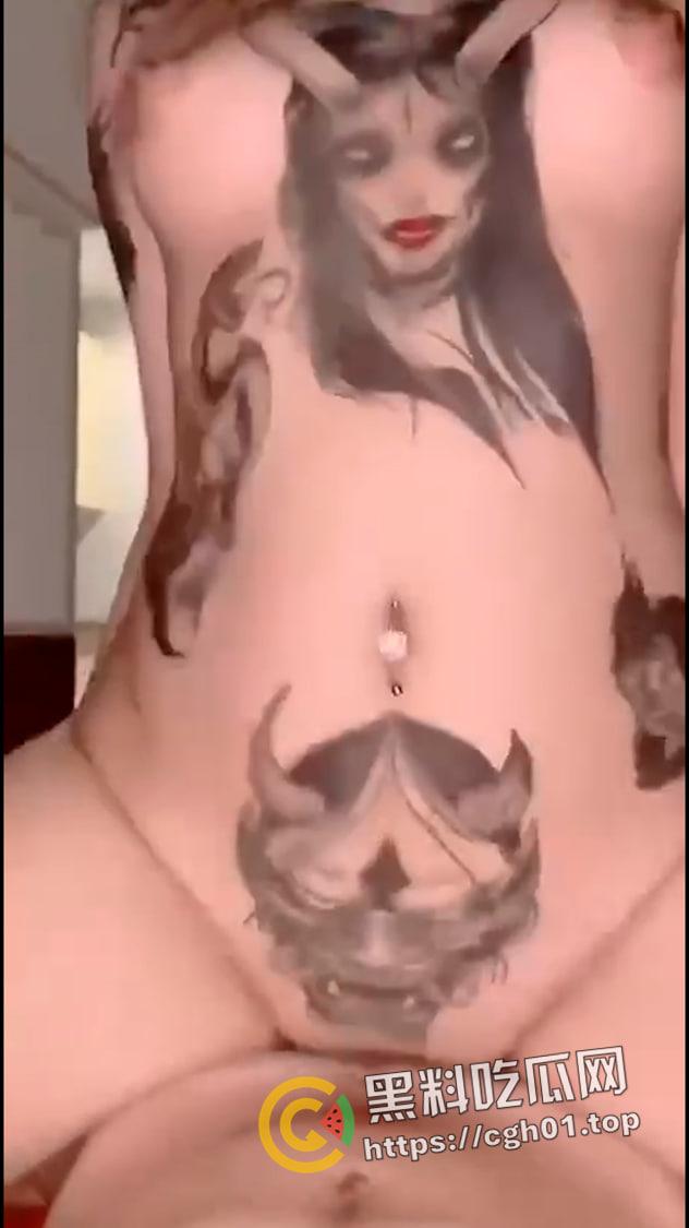 北京网红模特 纹身小恶魔疯狂榨精 女鬼上身榨干精气 这谁顶得住-12