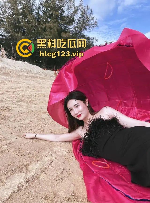 软饭小王子『焦皮』!抱富婆、撩老头,变性网红『智博』钱袋被掏空,软饭吃到爽!-8