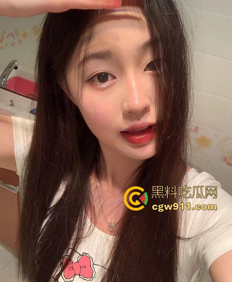 这个小编真的极力推荐!重庆175大长腿小美【谢晓婷】黑丝美腿极品身材,露脸口交一脸淫靡,粉嫩骚穴淫水四溅!-2