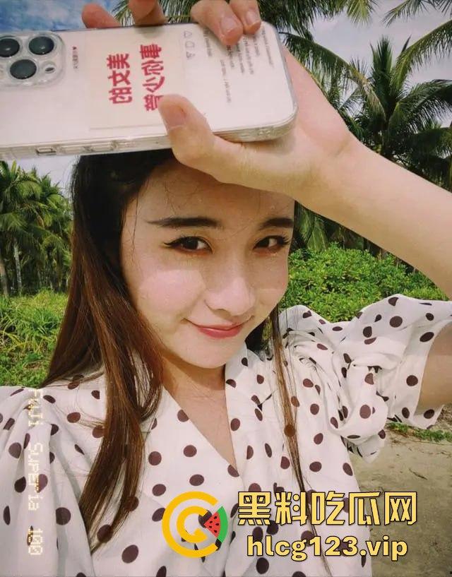 软饭小王子『焦皮』!抱富婆、撩老头,变性网红『智博』钱袋被掏空,软饭吃到爽!-40