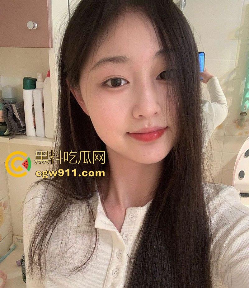 这个小编真的极力推荐!重庆175大长腿小美【谢晓婷】黑丝美腿极品身材,露脸口交一脸淫靡,粉嫩骚穴淫水四溅!-4