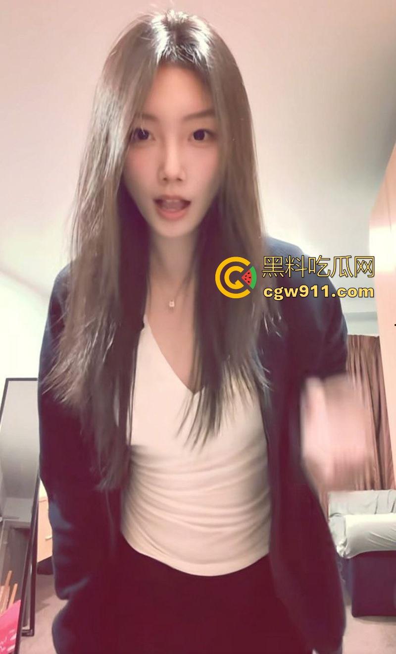 这个小编真的极力推荐!重庆175大长腿小美【谢晓婷】黑丝美腿极品身材,露脸口交一脸淫靡,粉嫩骚穴淫水四溅!-5