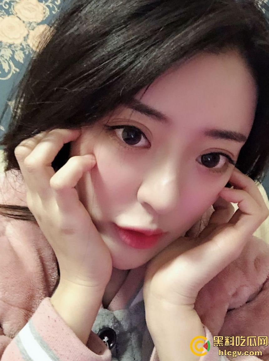 瓜友怒曝三年女友【李玉婷】偷吃丑闻!平时嫌男友脏,背地里给野男人口得比吃海底捞还香!-3