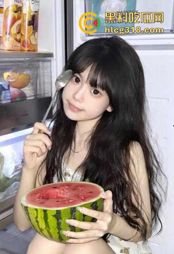 海角乱伦!趁家里没人,放肆的跟表妹疯狂做爱,可爱的无毛白虎穴都给灌满了精液!-1