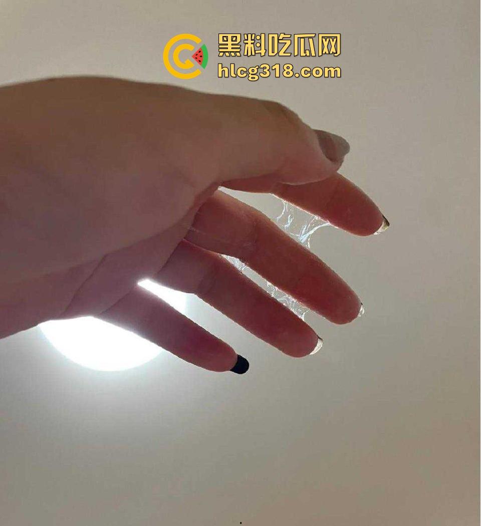 杭州广告公司【李佳怡】微信聊骚勾引网恋对象,一本正经的反差婊,不雅视频和照片曝光流出!-14