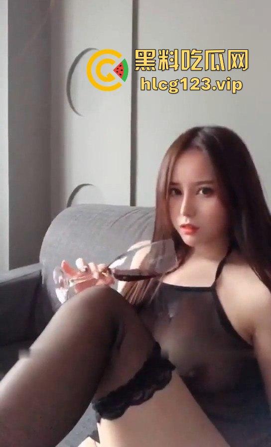 抖音小网红【奔跑晶骡子】私密系列再度曝光,大哥专享,奶子逼随便看!-3