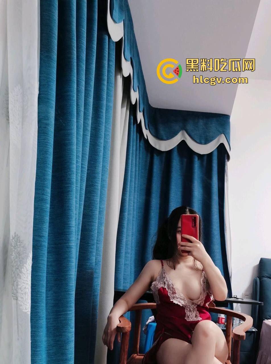 河南洛阳『雷巧燕』野外露出!巨乳大奶婚纱皮裤下的骚动,被调教抠逼露逼十足放荡!-26