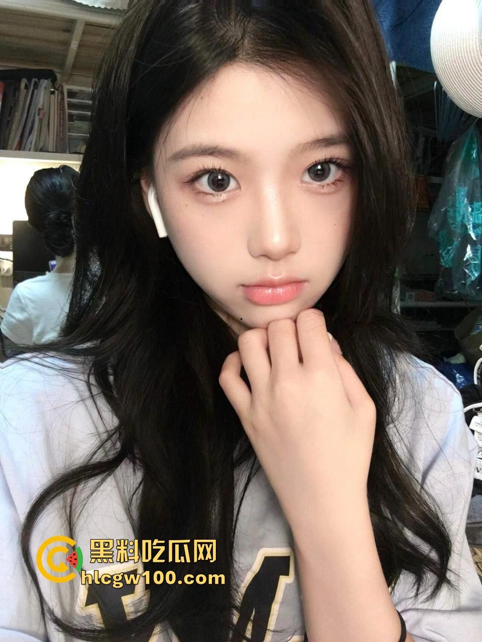 成都194肌肉猛男【碳水炸弹】暴力约炮性感御姐,爆操到子宫骚母狗浪叫连连,腹肌才是通行证,狼友快操练起来!-1