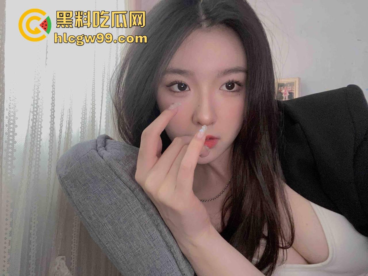 高颜值极品萝莉小母狗【穆穆】娇小白嫩身材,连白虎馒头又甜又骚都无可挑剔,唯一问题就是雷子太小!-3