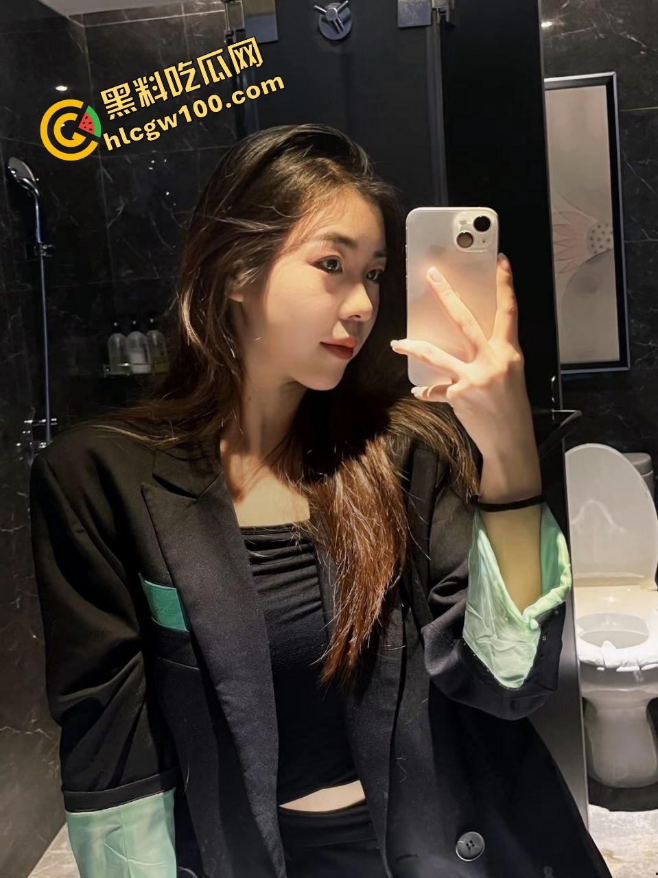 江苏徐州社会气质反差骚鸡贱逼『任嫦』勾引大哥车上激情全裸操逼车震!钟点房后入爆干!原创独家流出!-3