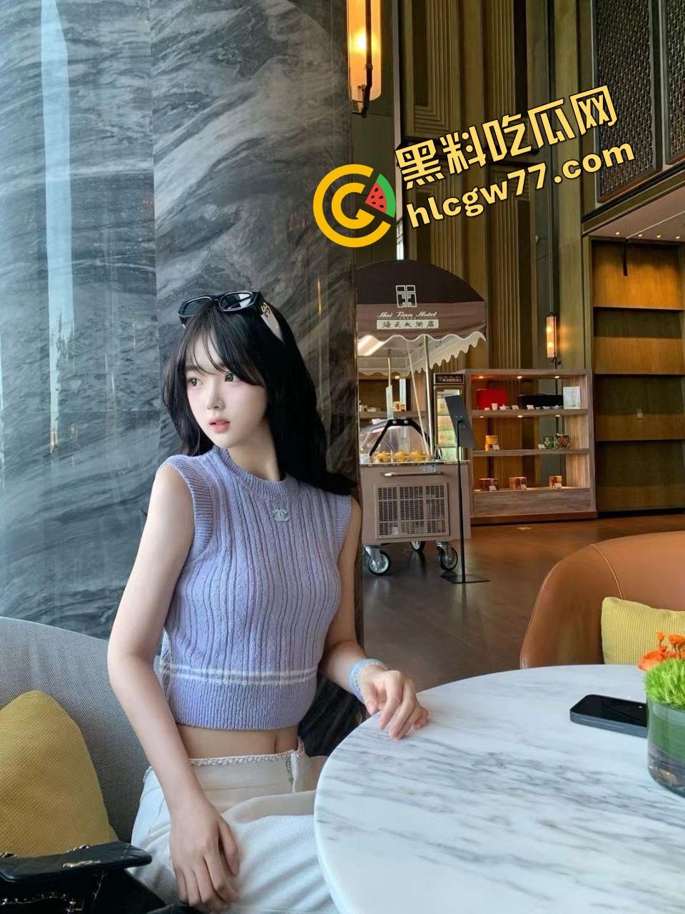 山东青岛大学生【李凤】单亲家庭,缺父爱,见哥哥就跪,学校里嫩男根本喂不饱她!-2