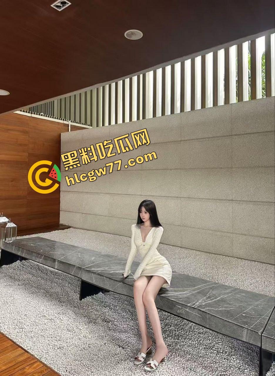 山东青岛大学生【李凤】单亲家庭,缺父爱,见哥哥就跪,学校里嫩男根本喂不饱她!-3