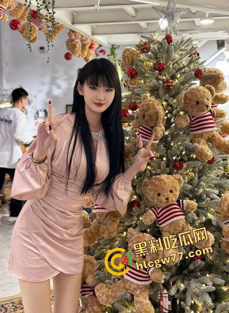 五一炮王日记曝光 泡良大神三天榨翻艺术系大二嫩妹,美腿夹棒粉穴喷水,背着异地男友偷情!-1