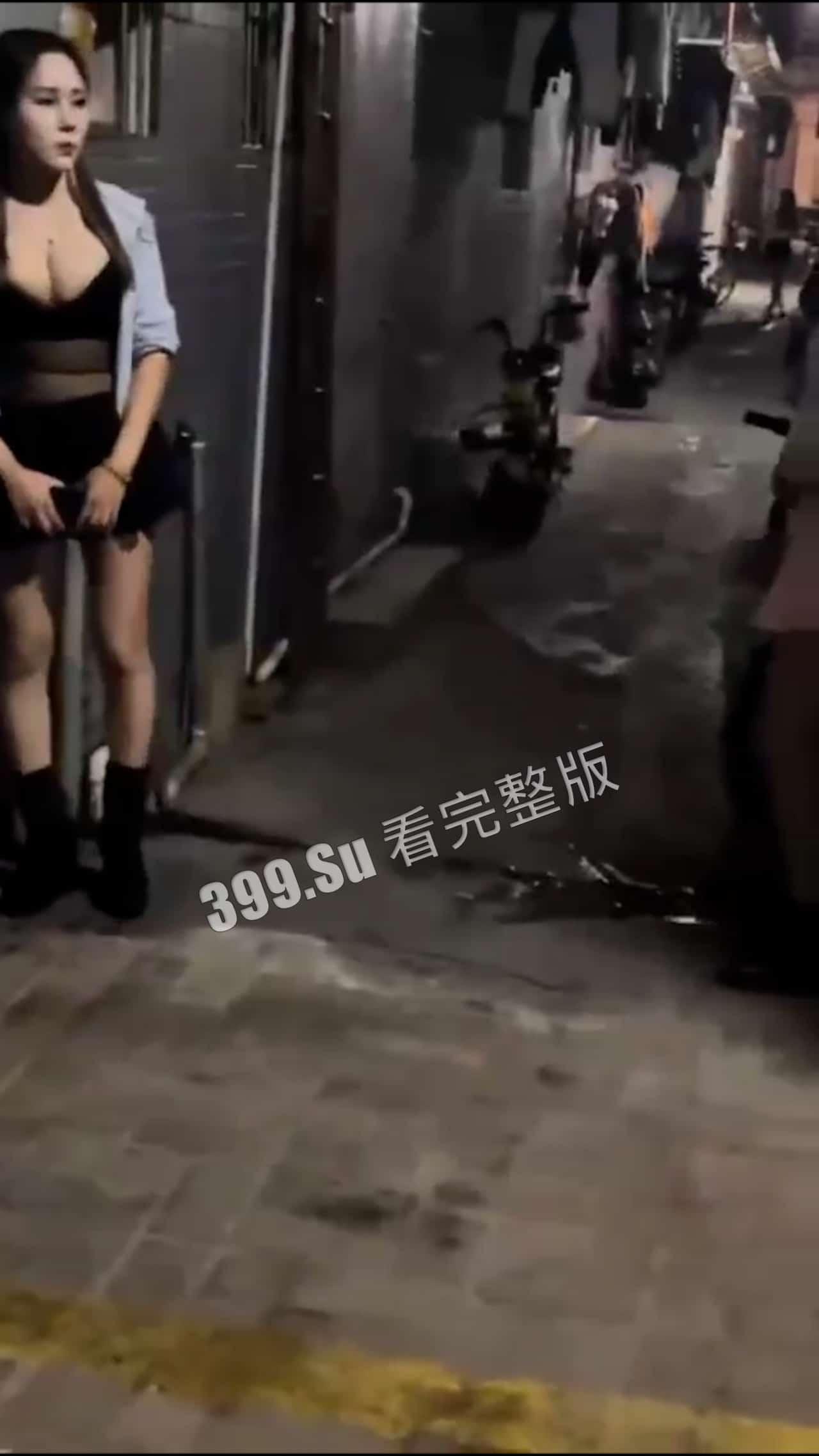 扫街 爱你孤身走暗巷,爱你不贵的模样。戰嗎?戰啊!-3