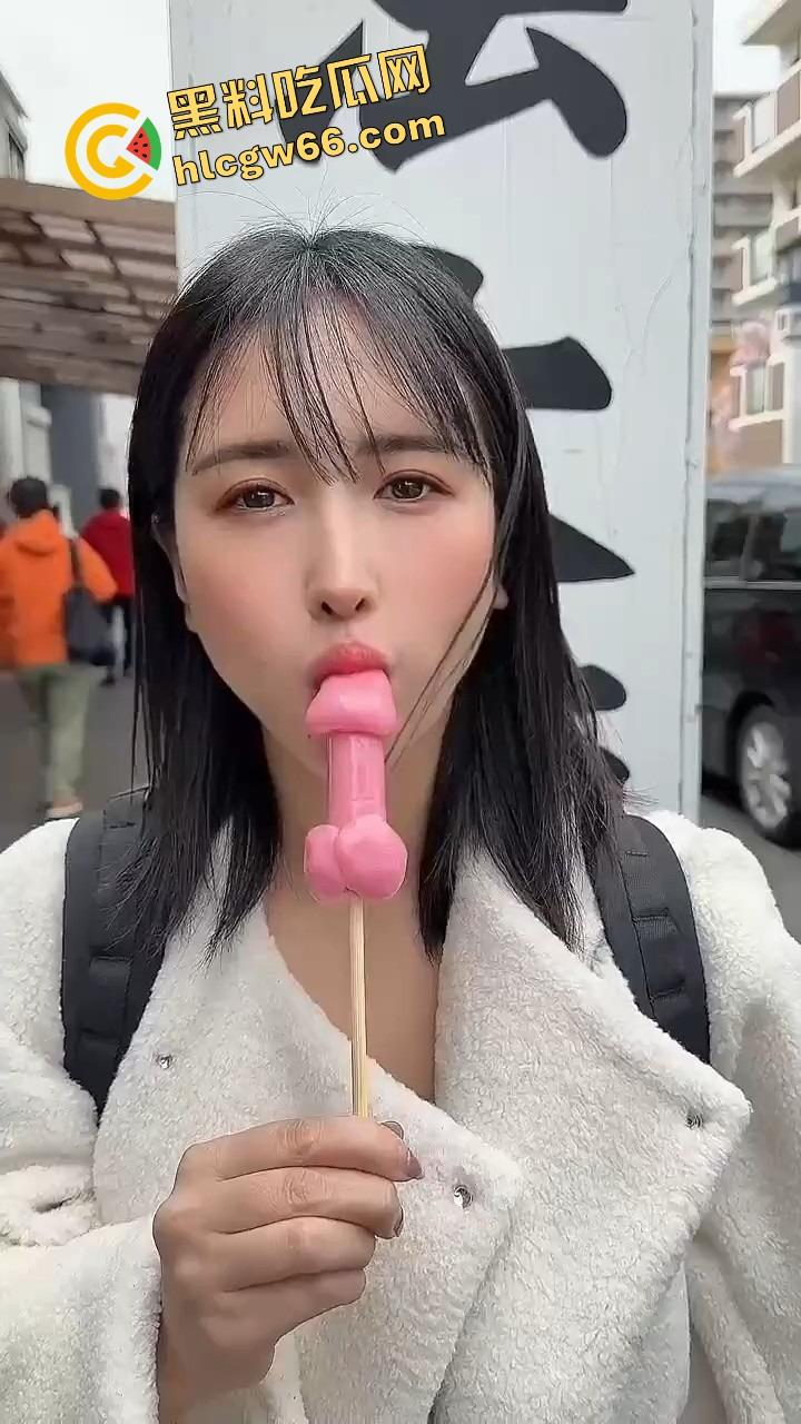 日本金枪节你见过没?川崎市年度阴茎大游行,全城举着老二走街串巷,还能边走边吃小弟造型章鱼烧?-8