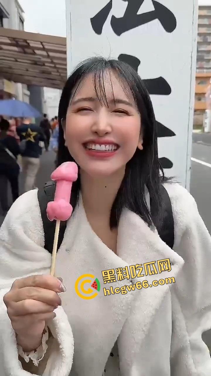 日本金枪节你见过没?川崎市年度阴茎大游行,全城举着老二走街串巷,还能边走边吃小弟造型章鱼烧?-11