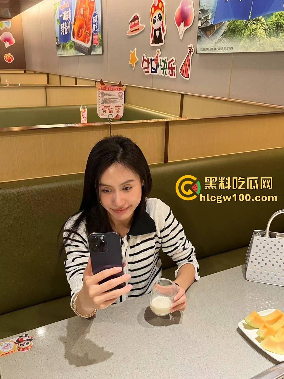 不羡鸳鸯不羡仙,只羡富婆每一天,王婆天选男模开局撒钱招呼肌肉,淫乱派对全程狂嗨,富婆的快乐你想不到!-1