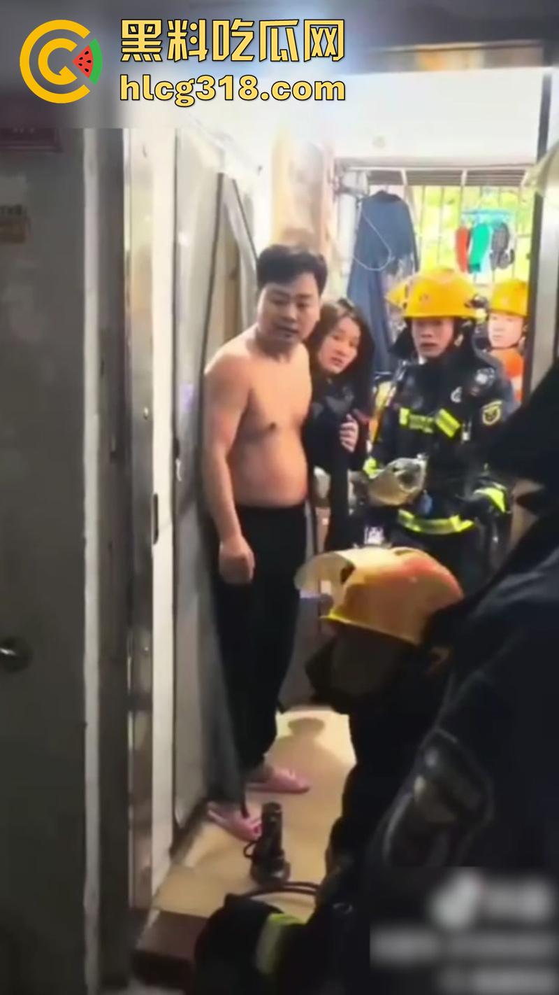 她嘴里的救命很可能是爽翻了,楼下女人大喊救命,邻居拨打119,消防员破门而入竟看到精彩一幕!-8