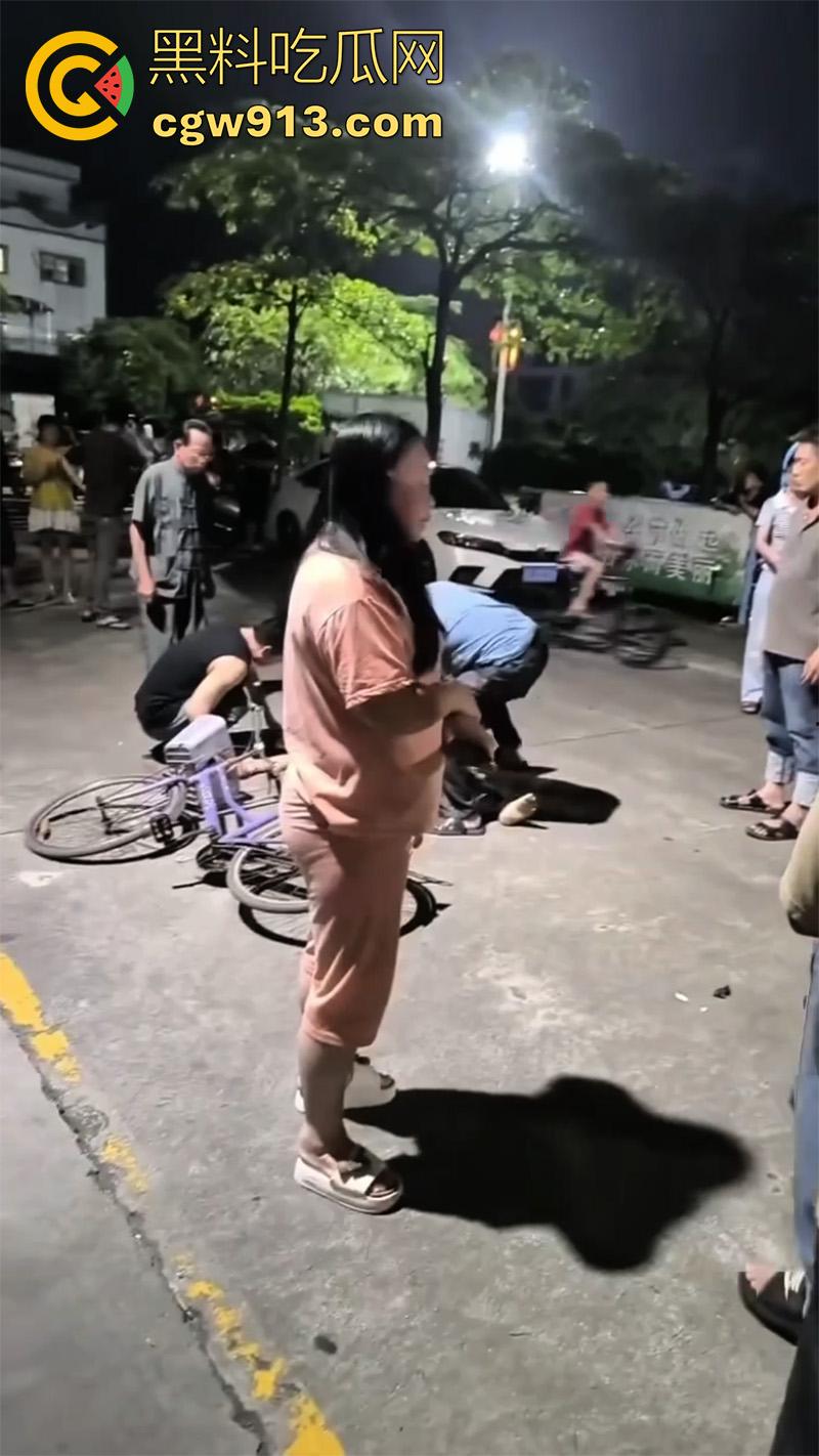 鬼火少年彻底慌了,广西精神小伙骑9号改装电摩撞死老人,不赔钱就得蹲十来年,眼见的彻底懵了!-1