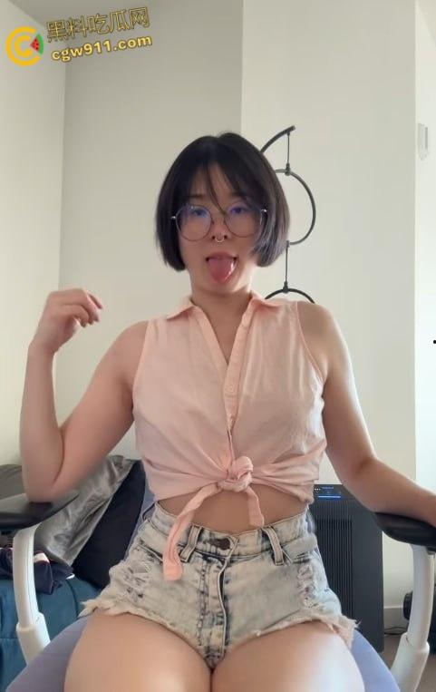 亚裔网黄【annixpress】,极品身材反差眼镜娘,翘臀裸舞直播,嫩逼自慰特写,白虎粉穴被玩弄得白浆直流 !-1